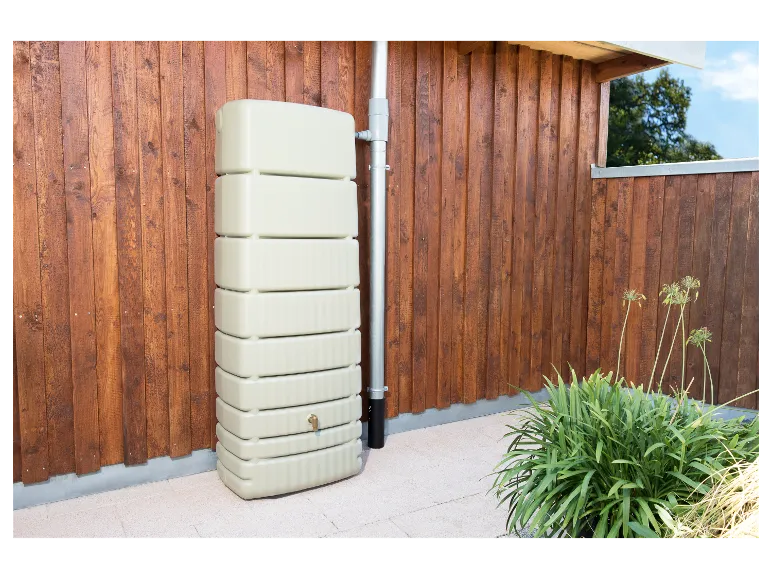 4rain "SLIM" regenwatertank, inhoud 650 liter, inclusief kraan en windbescherming.