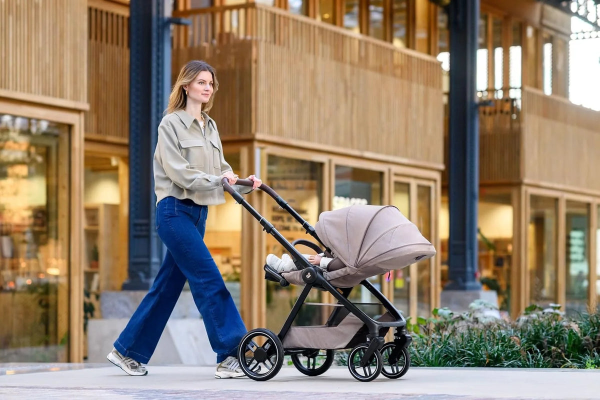 Wózek spacerowy Maxi-Cosi Oxford, 0-4 lata, 0-22 kg, Kompaktowe składanie, Przestronne siedzisko, Ergonomiczne odchylenie, Zawieszenie najnowszej generacji, 3 pozycje odchylenia, Duży kosz 10 kg, Twillic Truffle