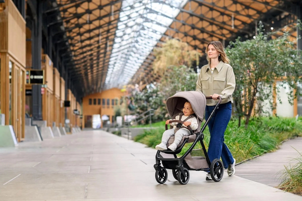 Wózek spacerowy Maxi-Cosi Oxford, 0-4 lata, 0-22 kg, Kompaktowe składanie, Przestronne siedzisko, Ergonomiczne odchylenie, Zawieszenie najnowszej generacji, 3 pozycje odchylenia, Duży kosz 10 kg, Twillic Truffle