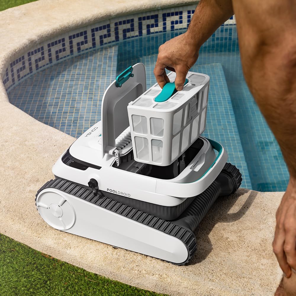 Robot basenowy Cecotec Conga Pooldroid 5000 TotalClean Pearl do czyszczenia dna, ścian i linii wody. Zasięg: 100 m²; maks. nachylenie: 90°; czyszczenie systematyczne; czas pracy: 100 min; pojemność: 4 l.