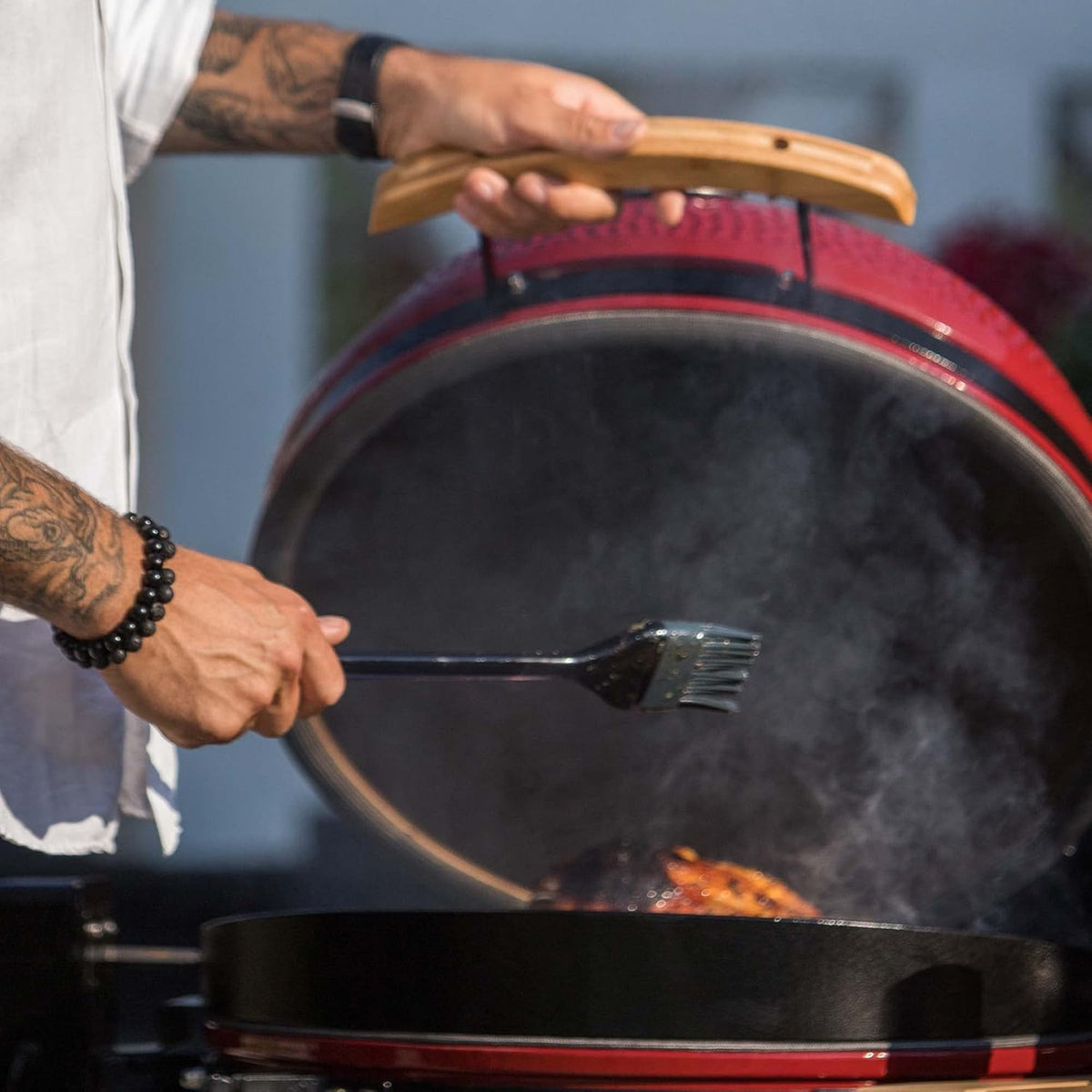 Grill Kamado BONO - Duży grill XXL z 10 akcesoriami - Ø 64 cm Grill Kamado z akcesoriami - Czerwony grill wędzarniczy na taras, balkon lub do ogrodu