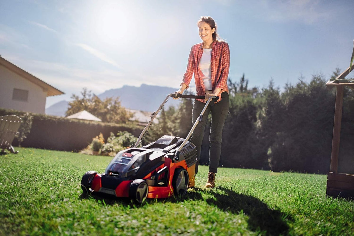 Robot koszący Einhell FREELEXO CAM 500 Power X-Change (18 V, kamera zastępuje przewód ograniczający, do 500 m, bezszczotkowy, do 25% nachylenia, szerokość koszenia 18 cm, w zestawie akumulator 3,0 Ah, taśma magnetyczna 5 m)
