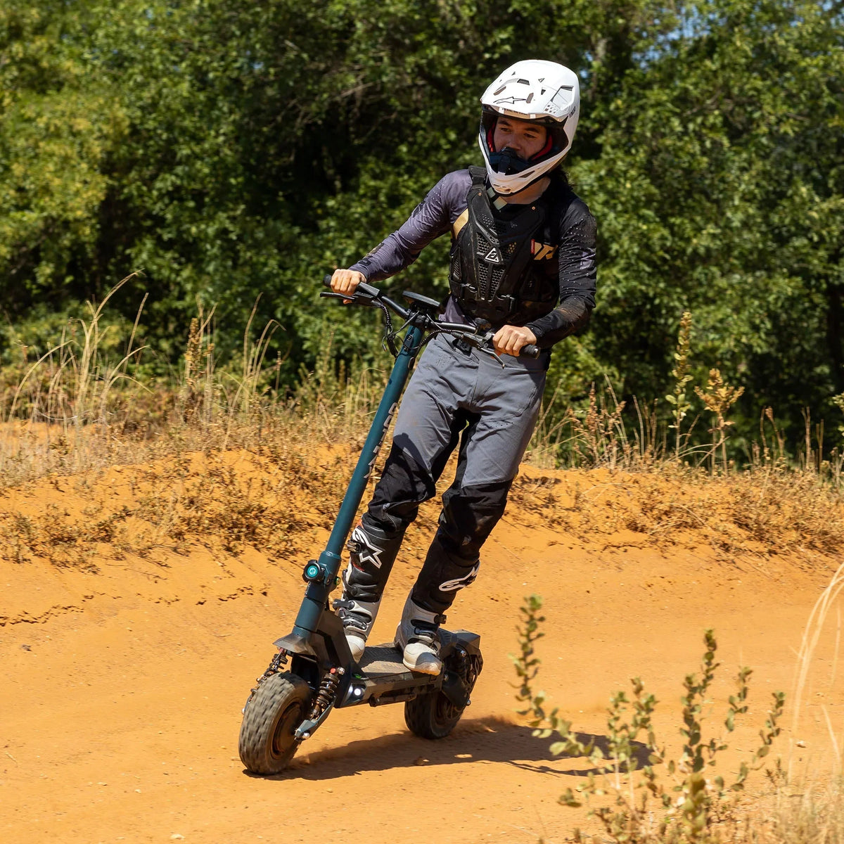 Gotrax GX3 elektrische offroadscooter uit 2026 – krachtige dubbele motoren, topsnelheid 64 km/u, offroadbanden
