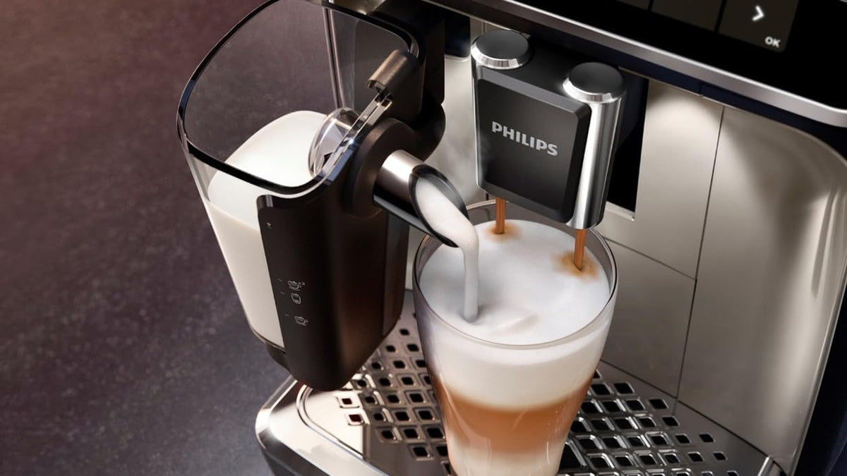 W pełni automatyczny ekspres do kawy Philips Series 5400 – system mleczny LatteGo, 12 specjałów kawowych, intuicyjny wyświetlacz, 4 profile użytkowników, chrom (EP5447/90)