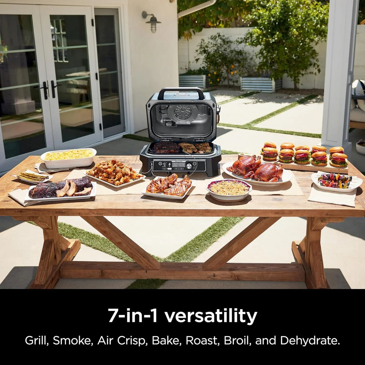 Grill i wędzarnia ogrodowa Ninja Woodfire Pro XL, termometr, wszechstronne urządzenie 4 w 1 (grill, wędzarnia BBQ, frytkownica beztłuszczowa, piekarnik), grill elektryczny przenośny, kolor ciemnoszary, model OG850