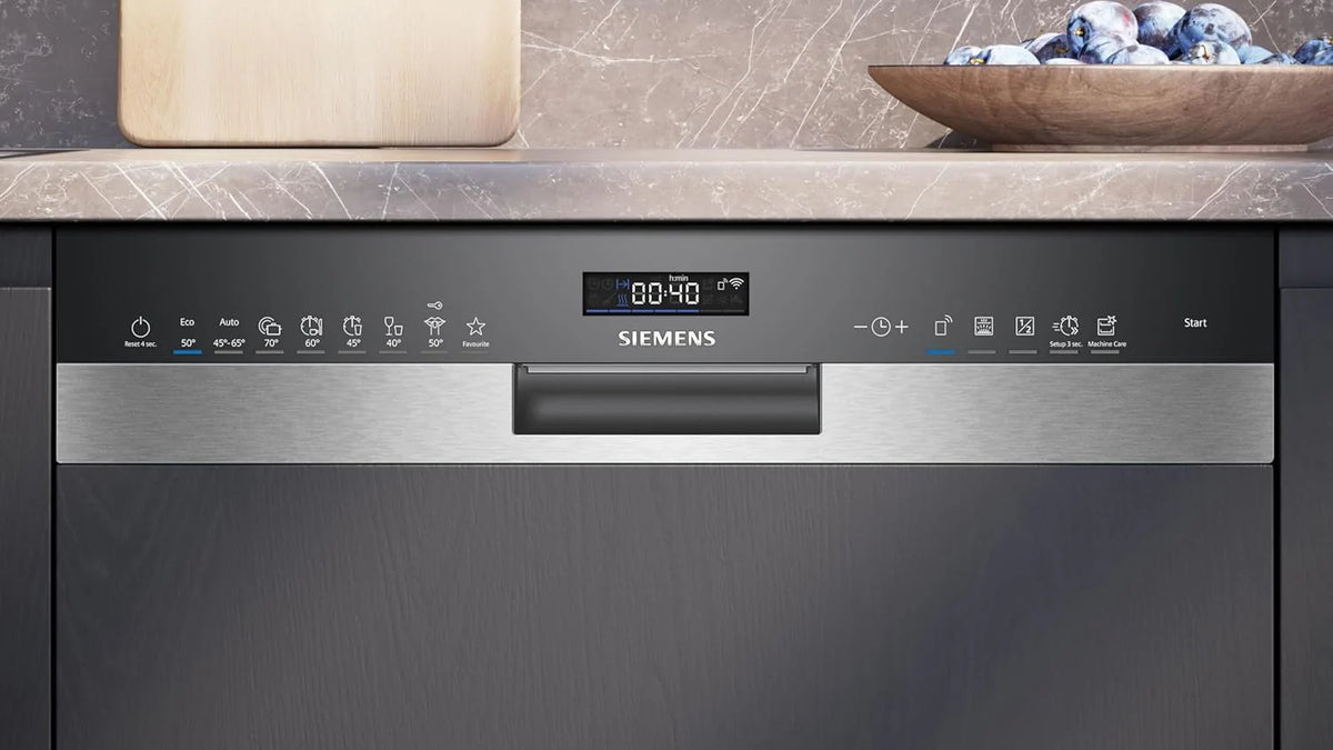 Zmywarka Siemens SN63EX06VE, iQ300 Smart, w pełni zintegrowana, 60 cm, szuflada na sztućce, bardzo cicha, varioSpeed, automatyczne otwieranie drzwi, potrójny system koszenia, infoLight, intensiveZone