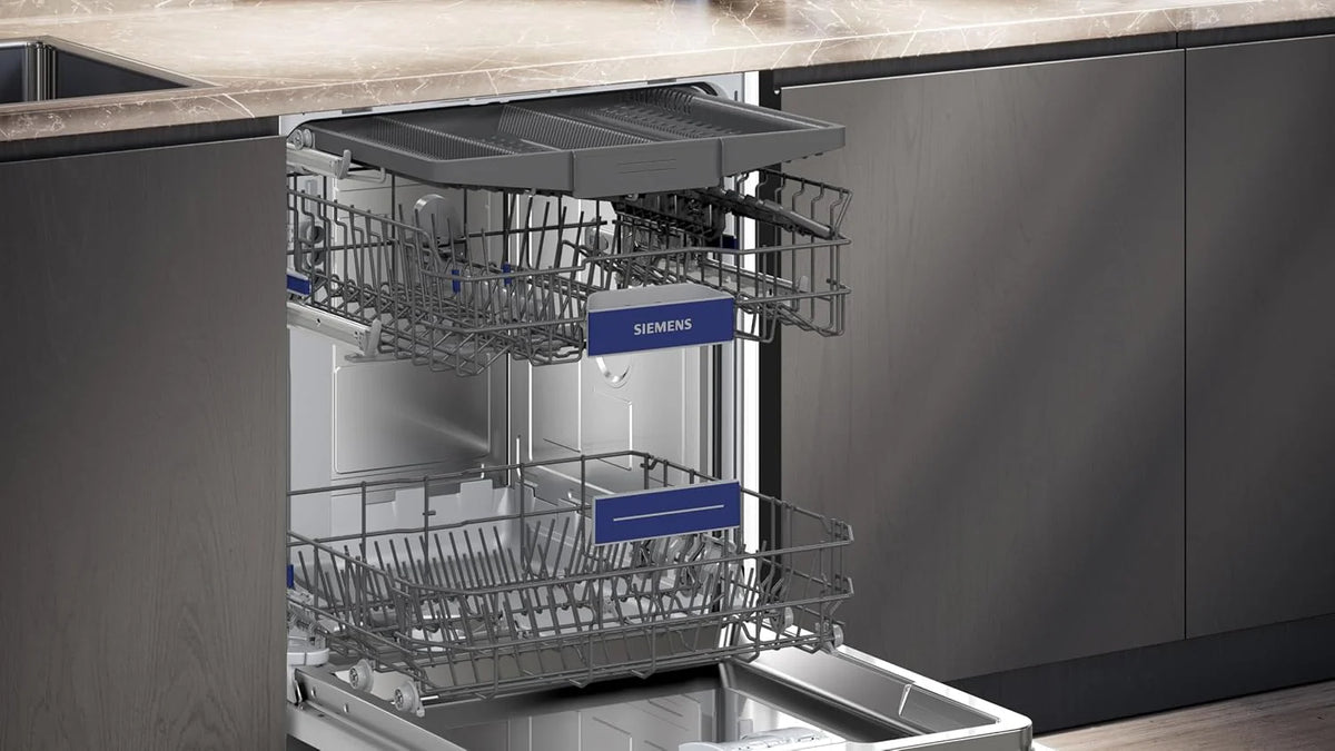 Zmywarka Siemens SN63EX06VE, iQ300 Smart, w pełni zintegrowana, 60 cm, szuflada na sztućce, bardzo cicha, varioSpeed, automatyczne otwieranie drzwi, potrójny system koszenia, infoLight, intensiveZone