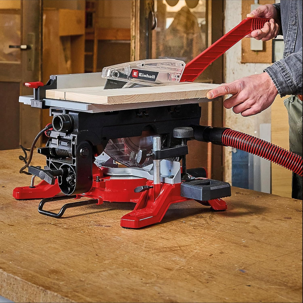 Piła ukośnica i stołowa Einhell TE-MS 216 T (1500 W, tarcza Ø 216 mm, szerokość cięcia 120 mm, głębokość 55 mm, w tym laser wyznaczający linię cięcia, funkcja piły stołowej)