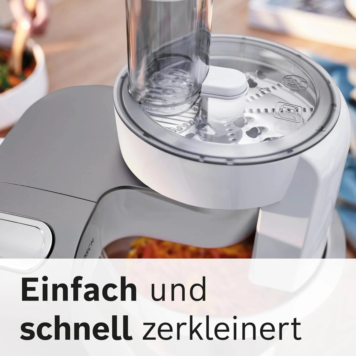 Robot kuchenny Bosch serii 4 MUM56340, misa 3,9 l, blender 1,25 l, maszynka do mięsa, wyciskarka do cytrusów, mikser planetarny, hak do ciasta, trzepaczka, ubijak, rozdrabniacz ciągły, 3 tarcze, 900 W, srebrny/szary