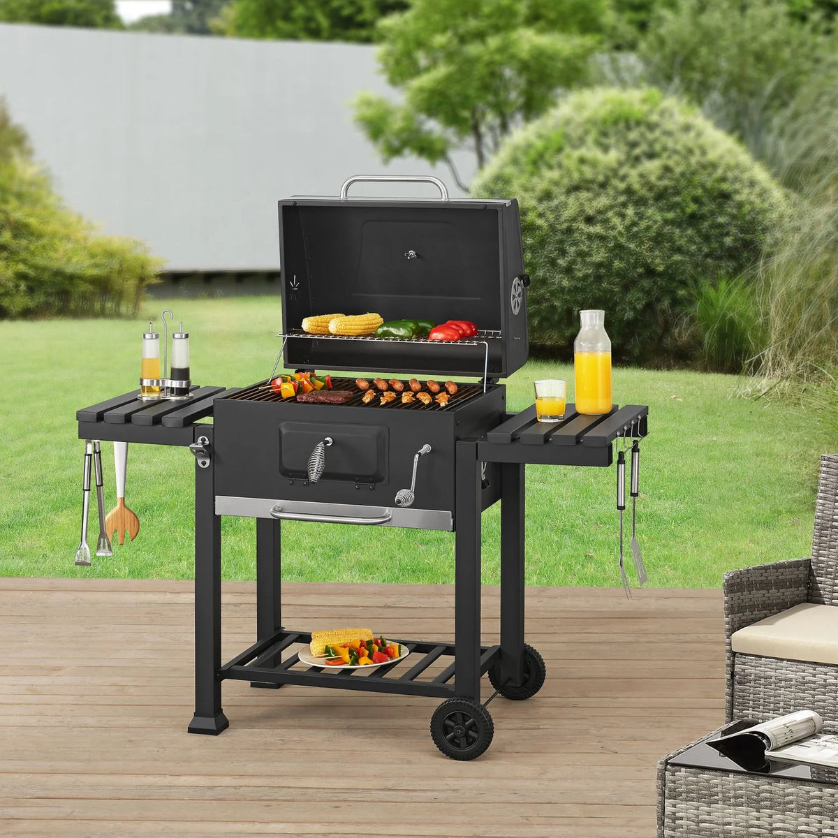Grill węglowy Arnad z 2 stalowymi półkami 105x135x48cm - czarny [casa.pro]