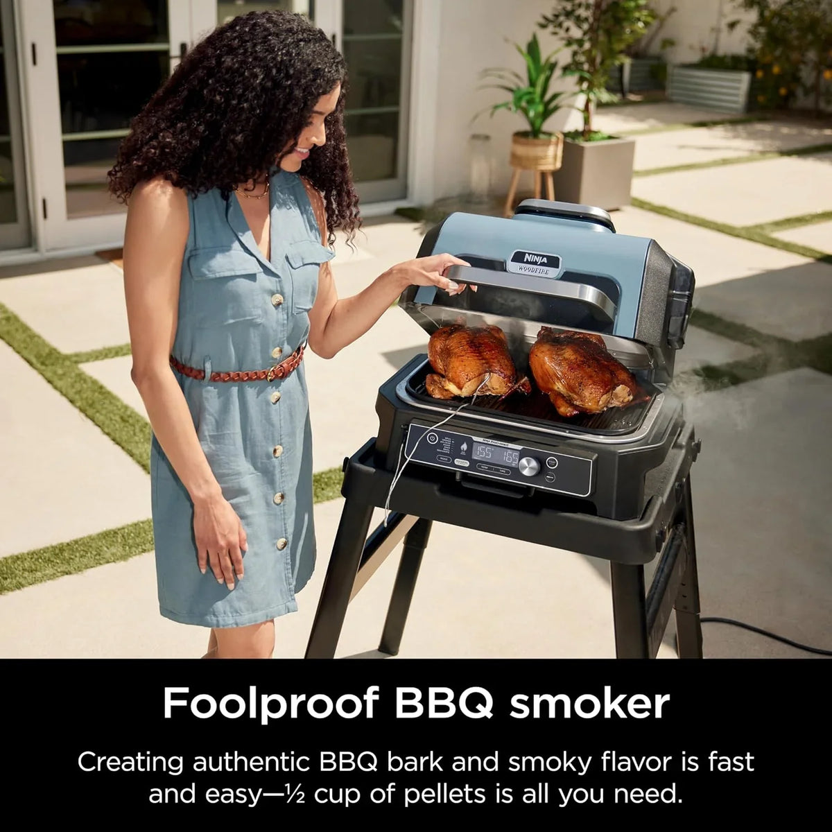 Grill i wędzarnia ogrodowa Ninja Woodfire Pro XL, termometr, wszechstronne urządzenie 4 w 1 (grill, wędzarnia BBQ, frytkownica beztłuszczowa, piekarnik), grill elektryczny przenośny, kolor ciemnoszary, model OG850